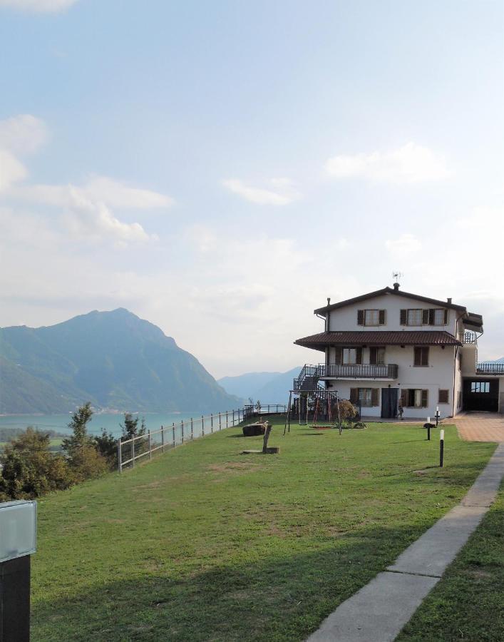 A. F.antastic V.iew Casa vacanze Costa Volpino